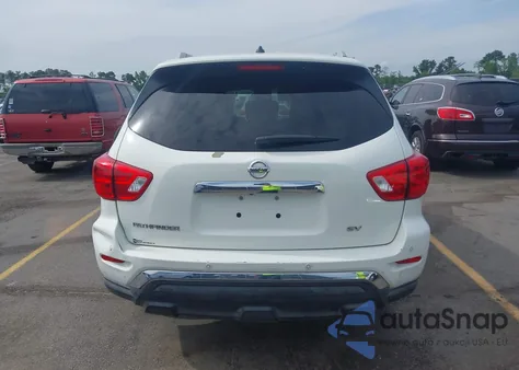 2017 Nissan Pathfinder Sv z USA, uszkodzony, nr VIN 5N1DR2MN7HC685340